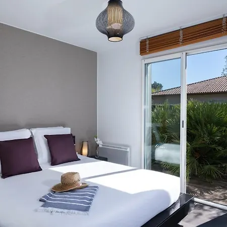 Villa Sleeps 6