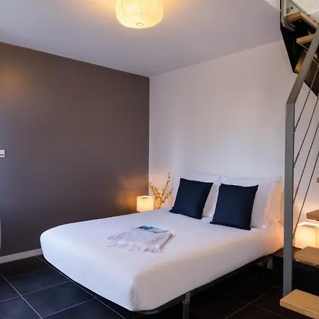 Sleeps 6 * Léon
